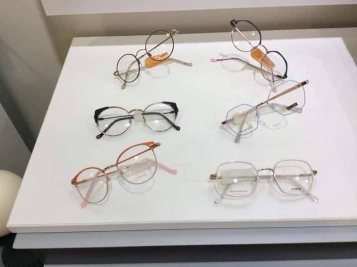 Vente de verres correcteurs, Hazebrouck
